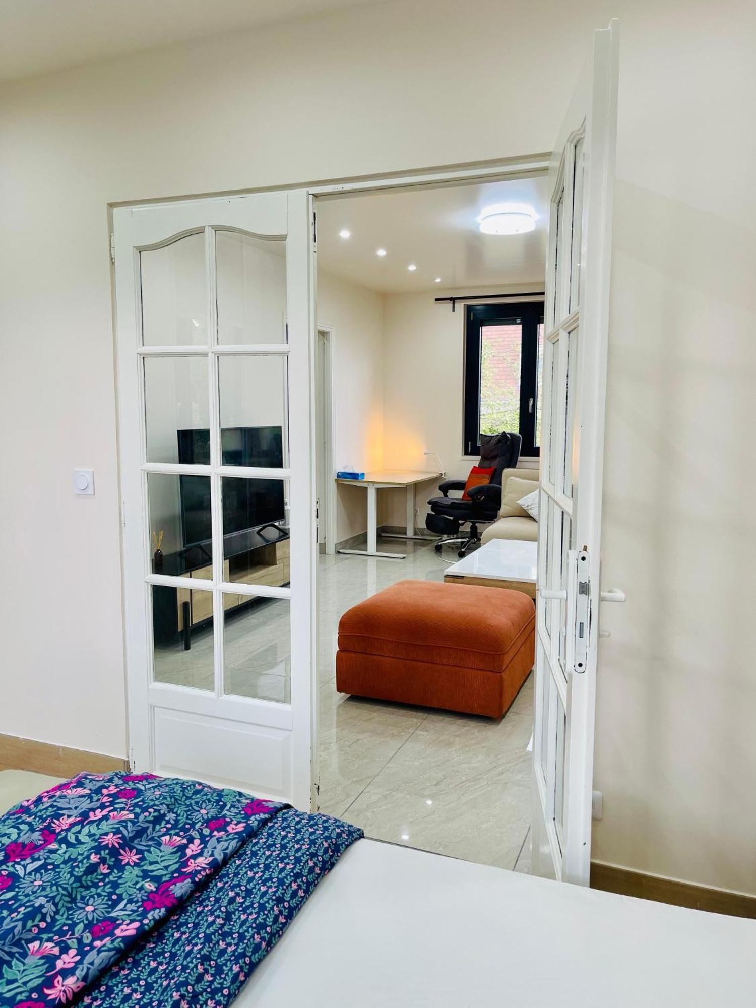 Stylish, Calm And Green Home Stay Saint-Fargeau-Ponthierry Eksteriør billede